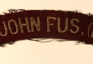 ST. JOHN FUS. (MG) WW2 Canadian Embroidered Shoulder Title Badge - SCARCE ---  Lot No. 6807