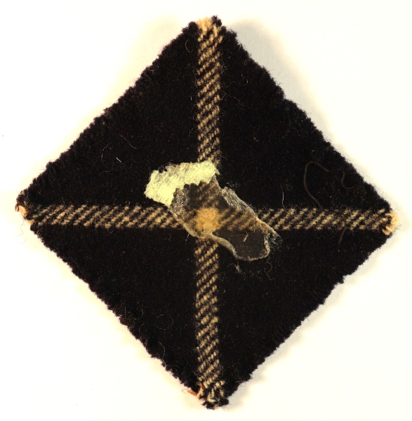 2nd, 7th & 9th Bttns. CAMERONIANS, SCOTTISH RIFLES WW2 Tartan Regimental Flash Badge — Lot No. 6815 - Image 3
