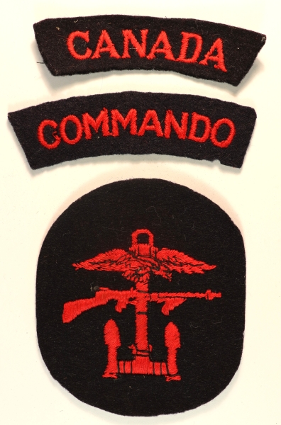 CANADA / COMMANDO / COMBINED OPERATIONS WW2 Paste Back Embroidered Formation Sign Badge — Lot No. 6831