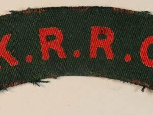 K.R.R.C. - KING'S ROYAL RIFLE CORPS WW2 Printed Shoulder Title Badge - CALICO PRINTERS --- Lot No. 6837