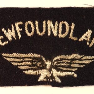 NEWFOUNDLAND/Eagle WW2 R.A.F. Embroidered Nationality Shoulder Title Badge ---  Lot No. 6839