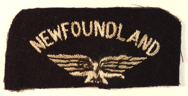NEWFOUNDLAND/Eagle WW2 R.A.F. Embroidered Nationality Shoulder Title Badge — Lot No. 6839