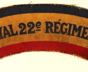 ROYAL 22E REGIMENT WW2 Canadian Printed Shoulder Title Badge - CALICO PRINTERS ---  Lot No. 6850
