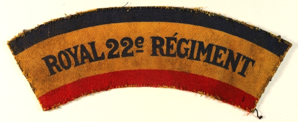 ROYAL 22E REGIMENT WW2 Canadian Printed Shoulder Title Badge – CALICO PRINTERS — Lot No. 6850