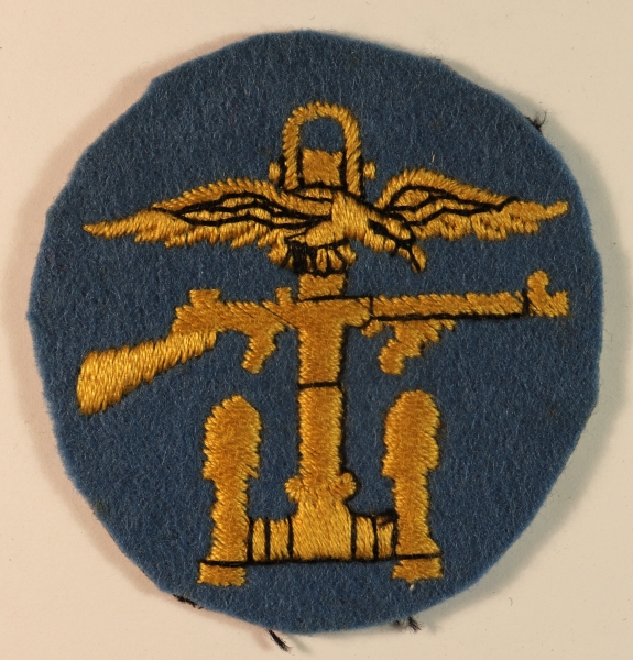 COMBINED OPERATIONS WW2 American Version British Made Embroidered Formation Sign Badge — Lot No. 6889