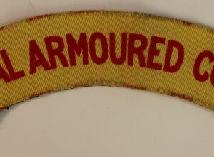 ROYAL ARMOURED CORPS WW2 Printed Shoulder Title Badge - CALICO PRINTERS --- Lot No. 6757